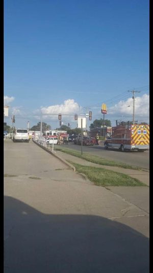 Four Vehicle Accident Blocks Crawford & Ohio