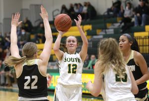 Salina South vs Newton Girls (Photo Gallery)