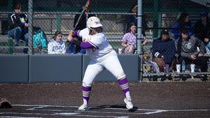 KWU Hernandez's Walk-Off Homer Sends Coyotes to Sweep of the Swedes