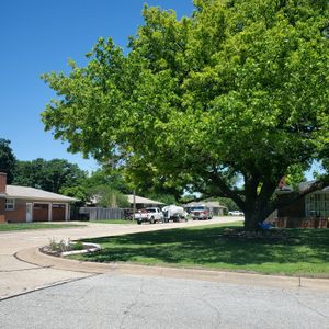 Report of Gas Line Hit in East Salina