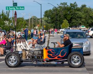 VIDEO: KKOA Leadsled Sundown Cruise Draws Crowds to Downtown (Photo gallery)