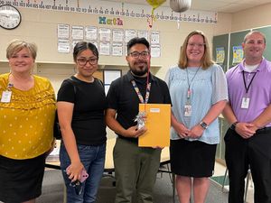 Schilling's Hernandez is New Horizon Teacher