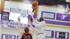 Men's Basketball Cruises to 70-50 Win Over Doane