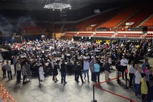 Salina Area United Way Celebrates Success of Dueling Pianos Christmas 2022