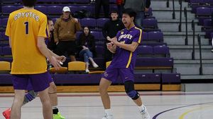 KWU Mean's Volleyball Earns Split in Home-Opener Triangular
