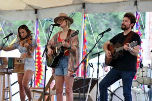 Friday Evening Festin' Fun (Photo Gallery)