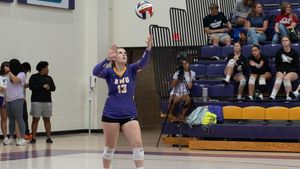 KWU Women’s Volleyball takes down No. 18 Ottawa, sweeps Hannibal-LaGrange in triangular