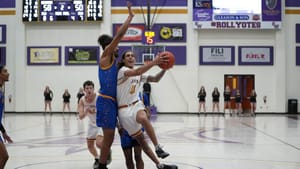 KWU Men’s Basketball picks up 73-59 win over Swedes