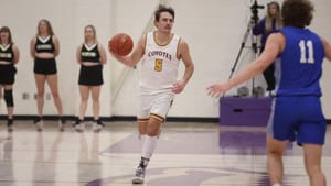 Coyotes pick up sixth straight win, downing Tabor 86-71