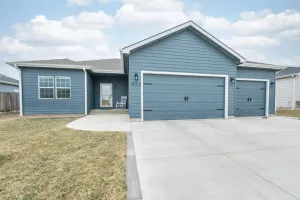 SalinaHomes Home of the Day: Stylish 5-Bedroom with Finished Basement and Private Backyard