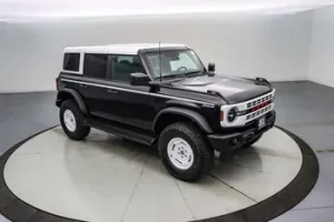 Car of the Day: 2025 Ford Bronco Heritage Edition – Shadow Black / Navy Pier Interior
