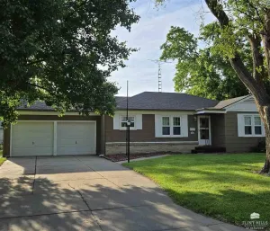 Charming Corner Lot Home Near KWU – Move-In Ready!