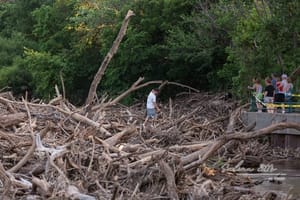 City Commission to Vote on $452,000 Logjam Removal Contract